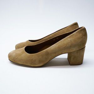NEW MARGAUX Womens Size 40 9.5 Wide The Heel In Cacao Suede Tan Pumps Heels